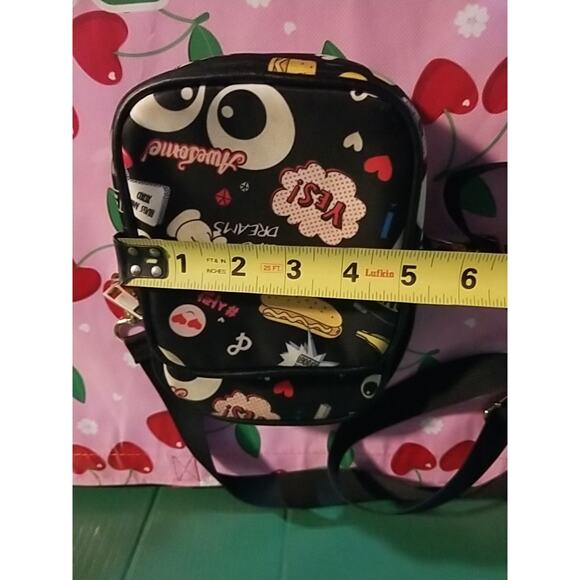 Like Dreams Crossbody Bag Black Outside Zip Pocket - Picture 8 of 8